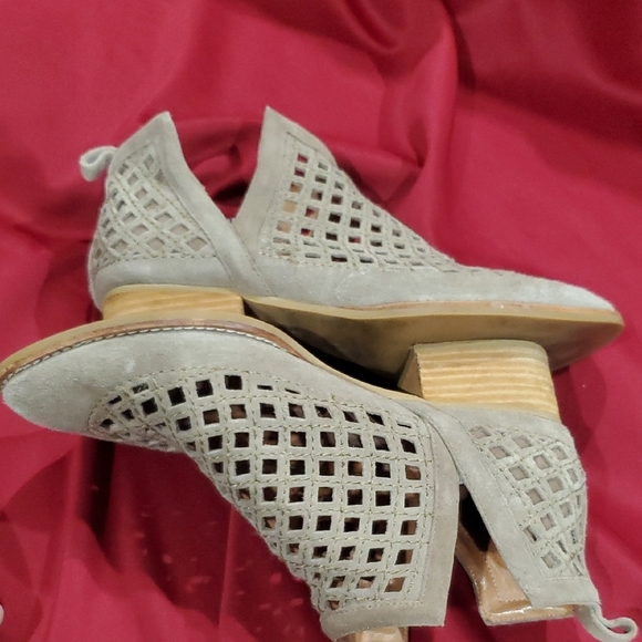 Jeffrey Campbell Tan Ankle Booties with Cutout Design - Picture 5 of 7